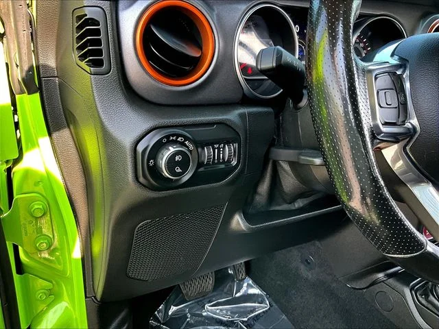 Used 2021 Green Jeep Mojave image 26