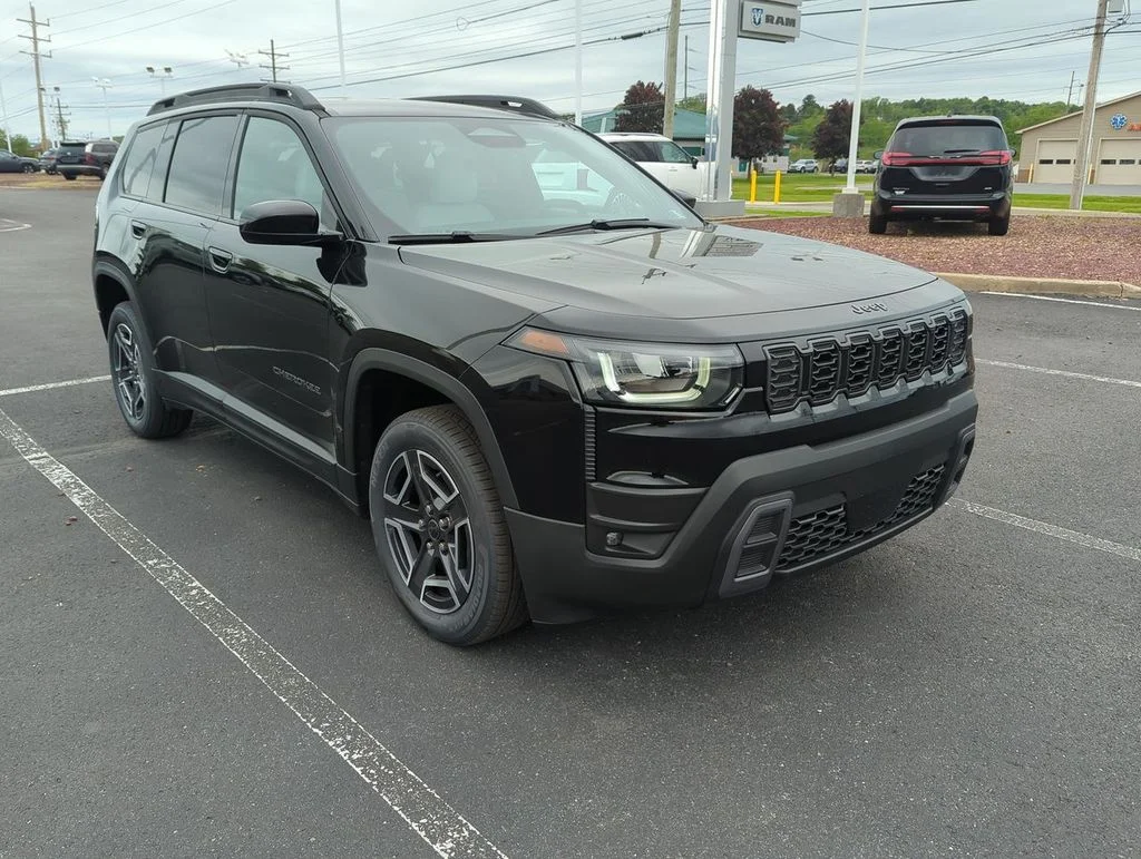 New 2026 Diamond Black Crystal Pearlcoat Jeep Laredo image 2