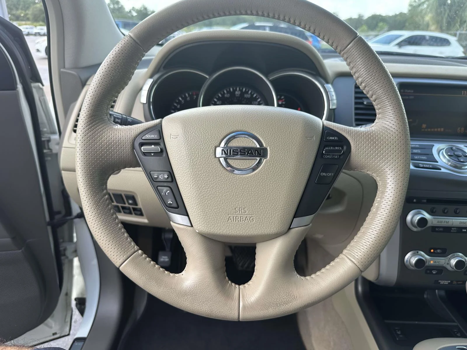 Used 2013 Glacier Pearl Nissan SL image 15