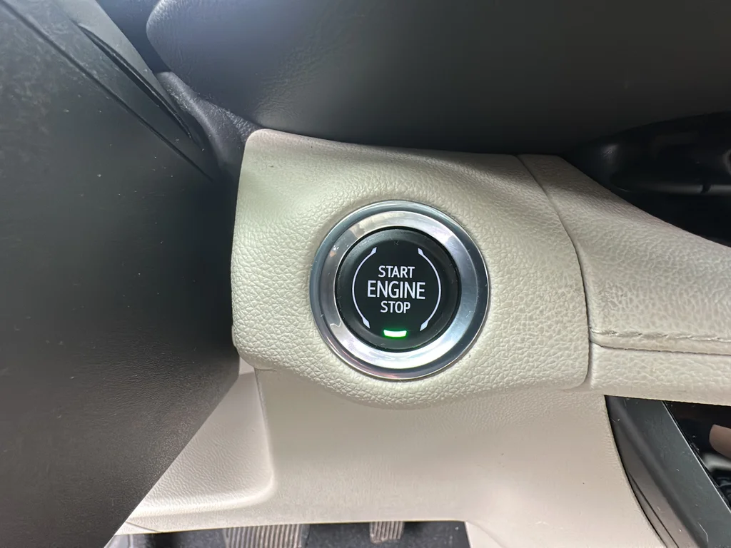 Used 2021 Red Buick Avenir image 13