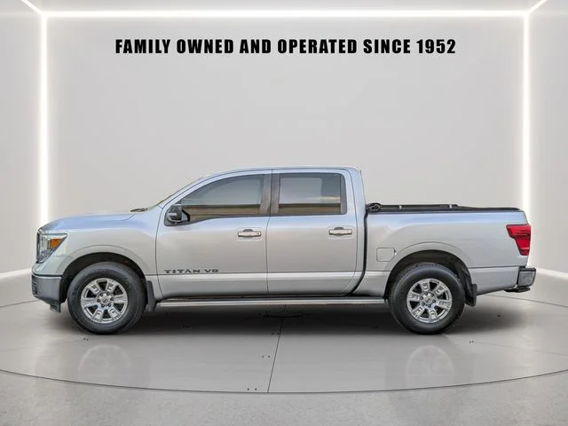 Certified Used 2018 Silver Nissan SV image 3
