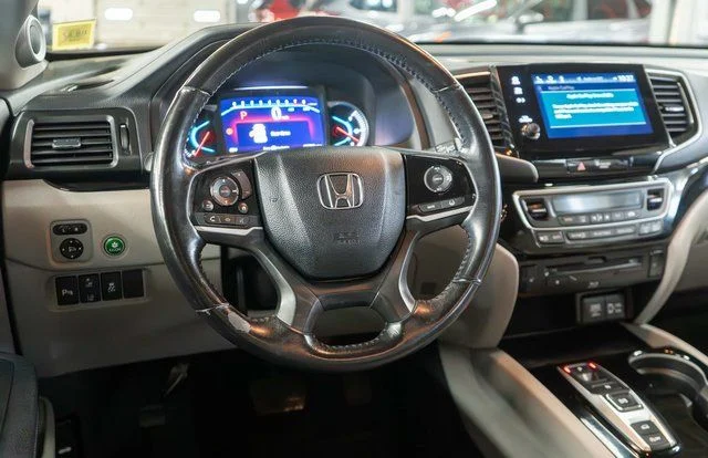 Used 2020 Gray Honda Touring image 19