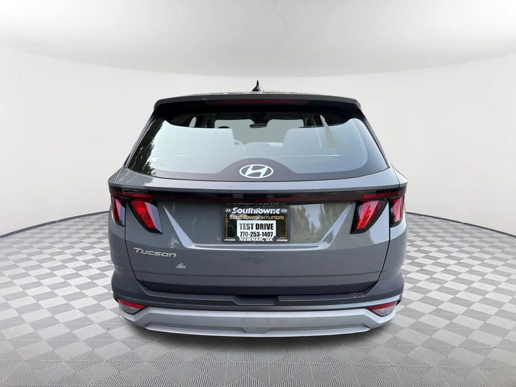 Used 2025 Gray Hyundai SE image 6