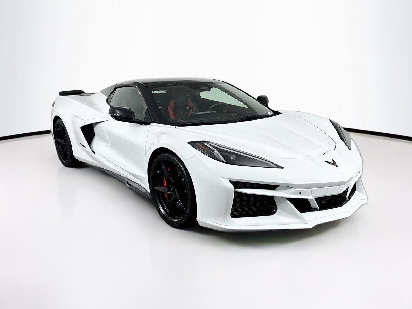 Used 2025 Arctic White Chevrolet 2LZ image 10