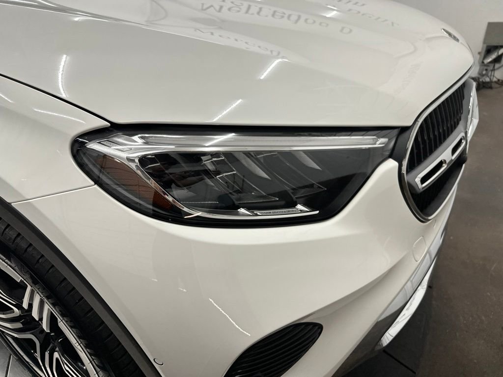 New 2027 Polar White Mercedes-Benz GLC 300 image 10