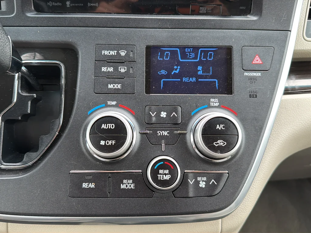 Used 2016 Black Toyota XLE image 21