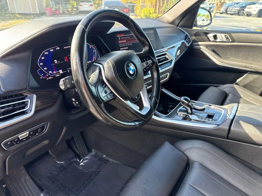 Used 2020  BMW xDrive40i image 10