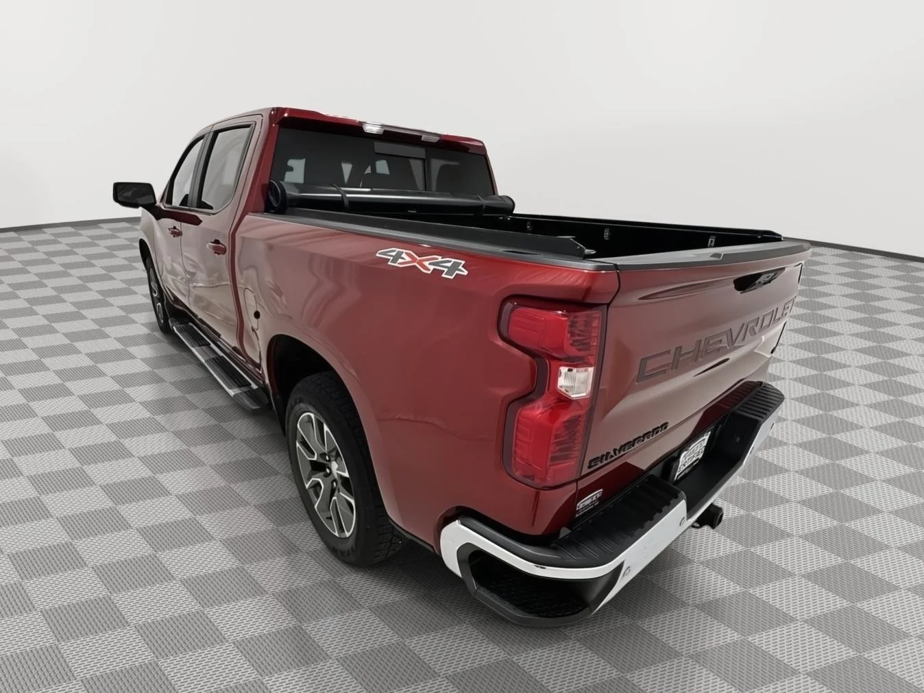 Used 2023 RADIANT RED TINTCOAT Chevrolet LT image 3