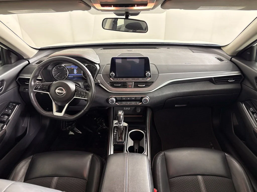 Used 2024 White Nissan 2.5 SR image 14
