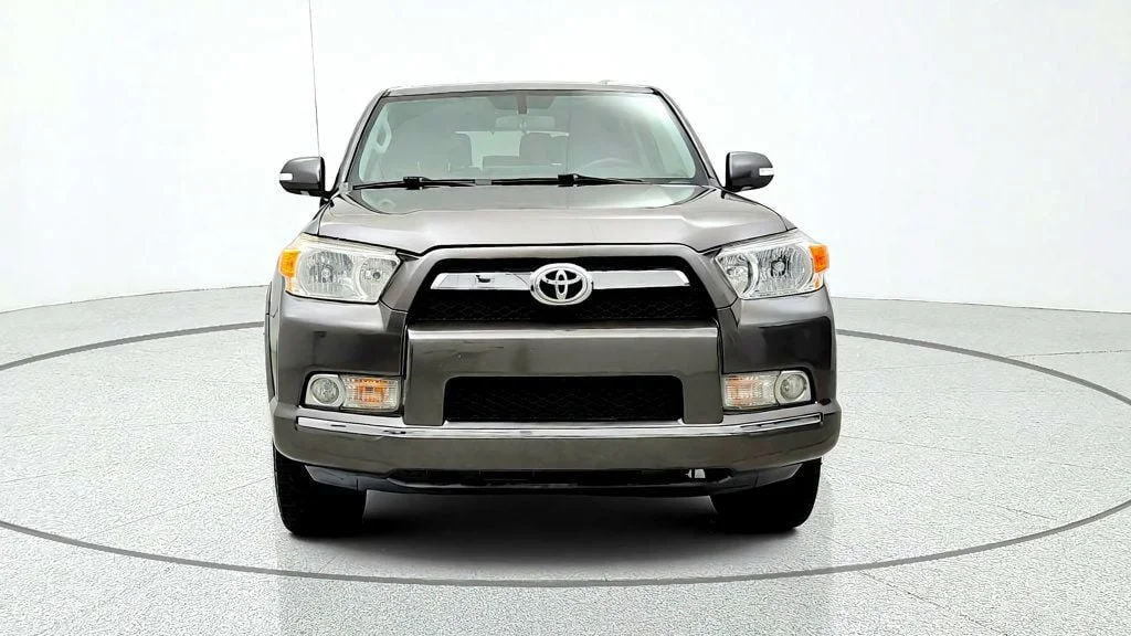 Used 2013 Magnetic Gray Metallic Toyota 4WD 4dr V6 SR5 image 2