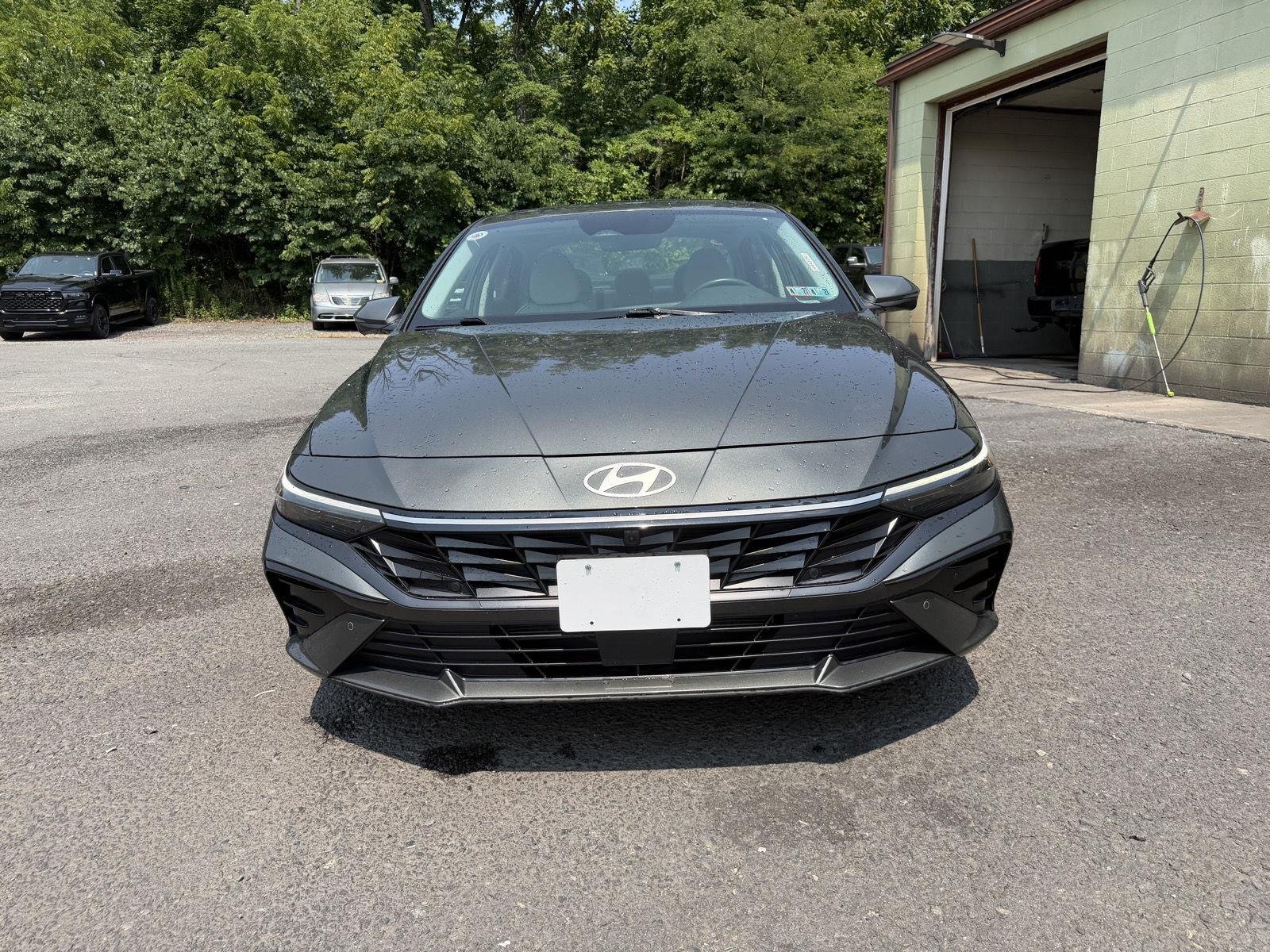 Used 2024 Amazon Gray Hyundai Limited image 2