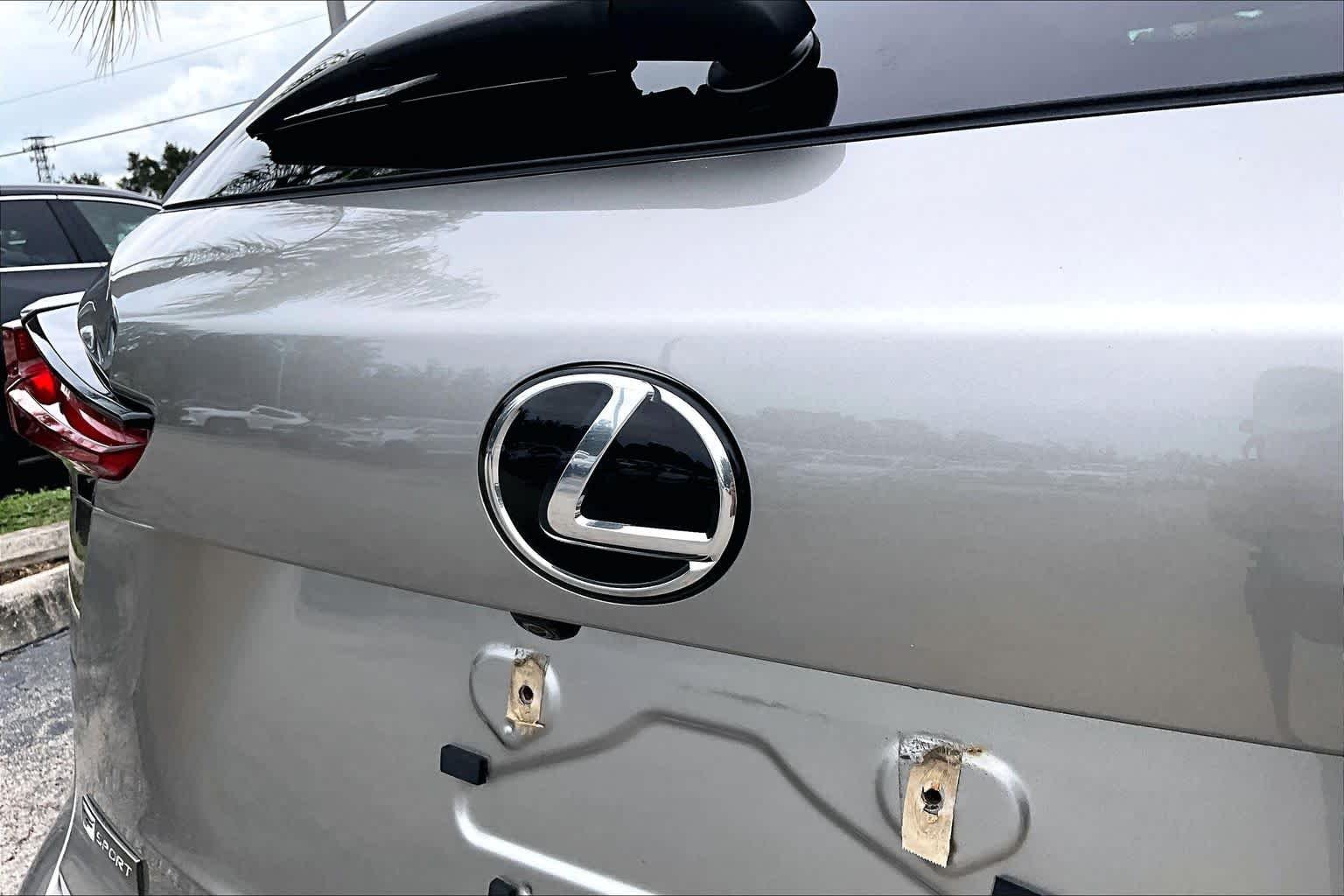 Used 2019 Atomic Silver Lexus F SPORT image 31