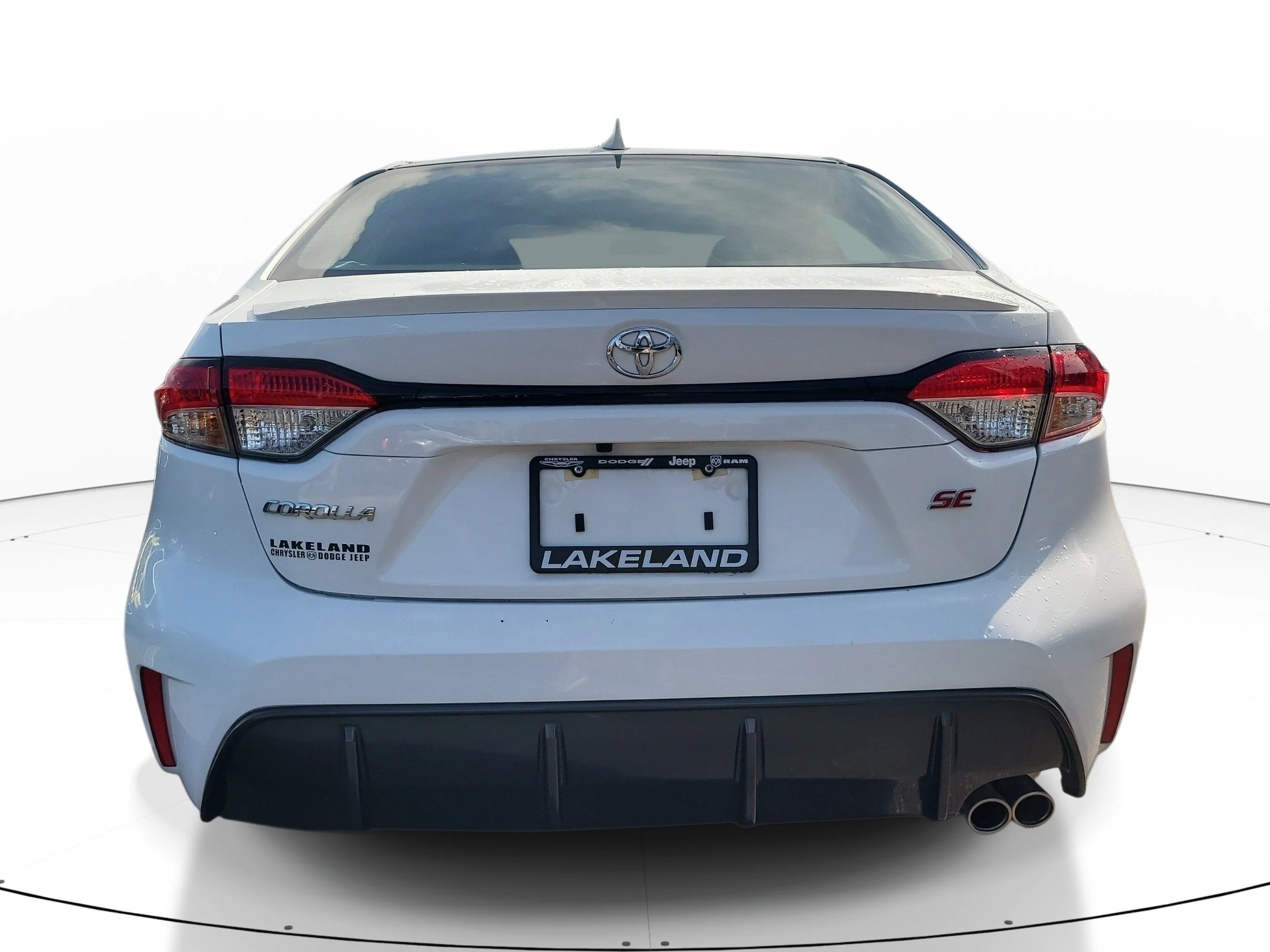 Used 2025 Ice Toyota SE image 5