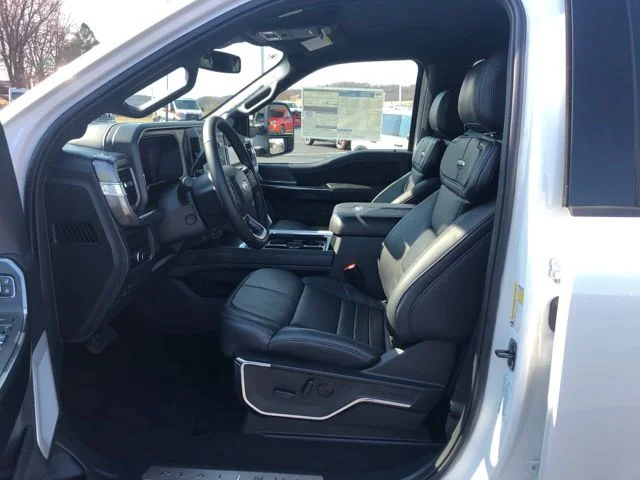 2025 Ford F-250 Super Duty Platinum - Photo 8