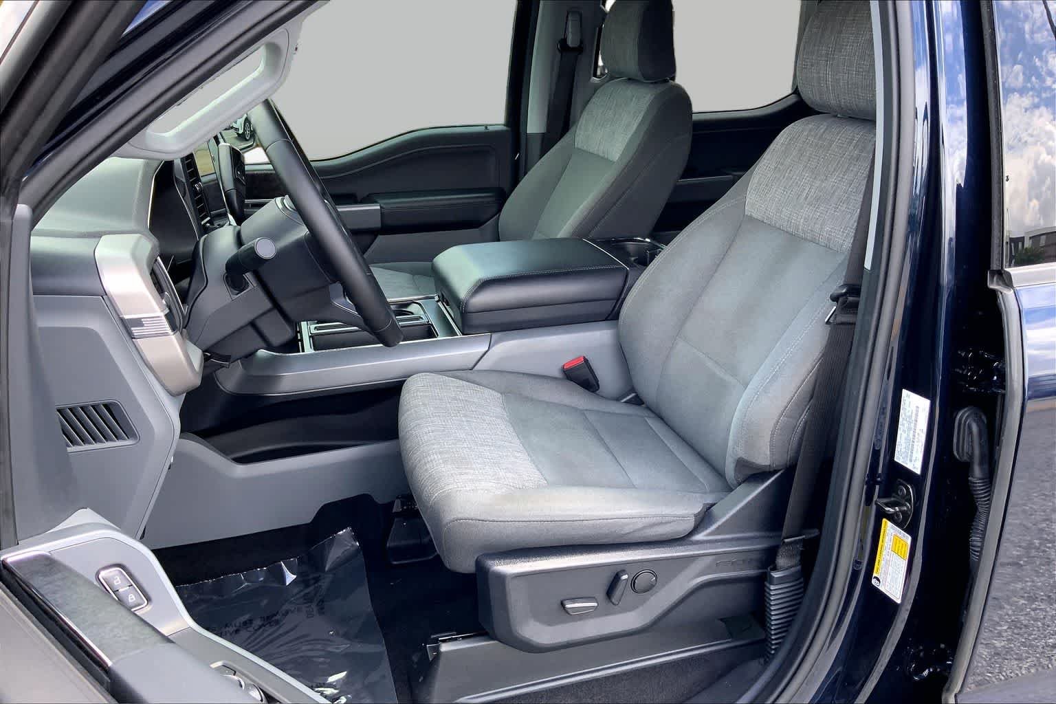 Used 2023 Antimatter Blue Metallic Ford XLT image 8