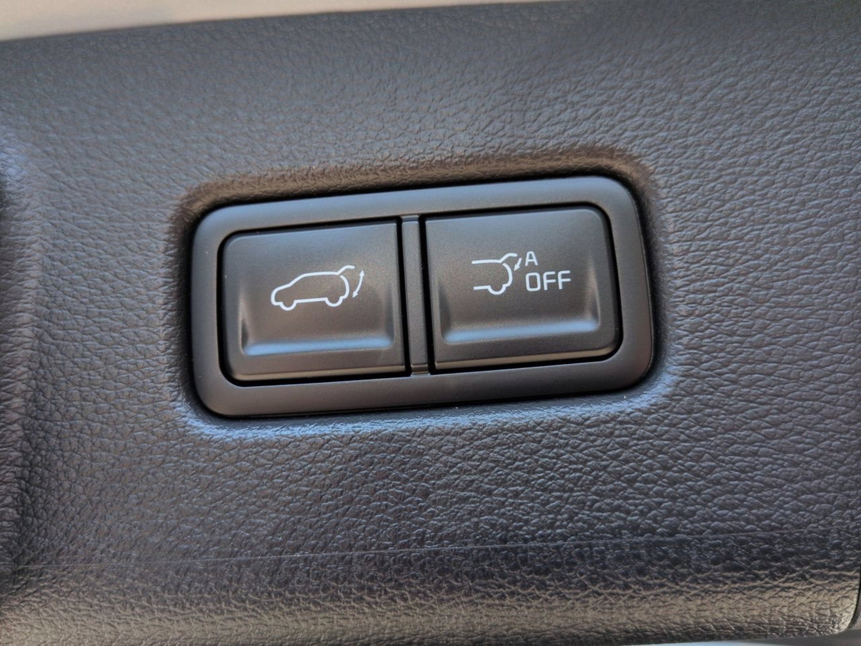 Certified Used 2025 Everlasting Silver Kia EX image 11