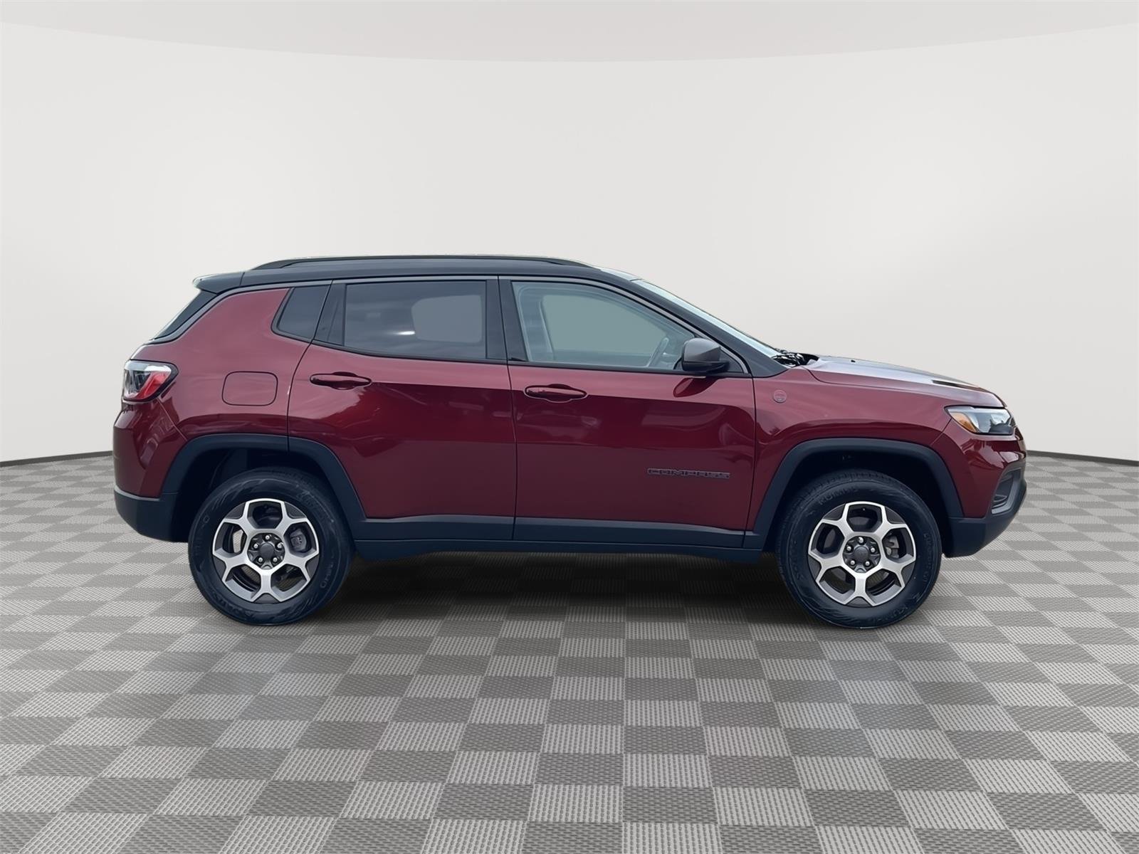 Used 2022 Velvet Red Pearlcoat Jeep Trailhawk image 4
