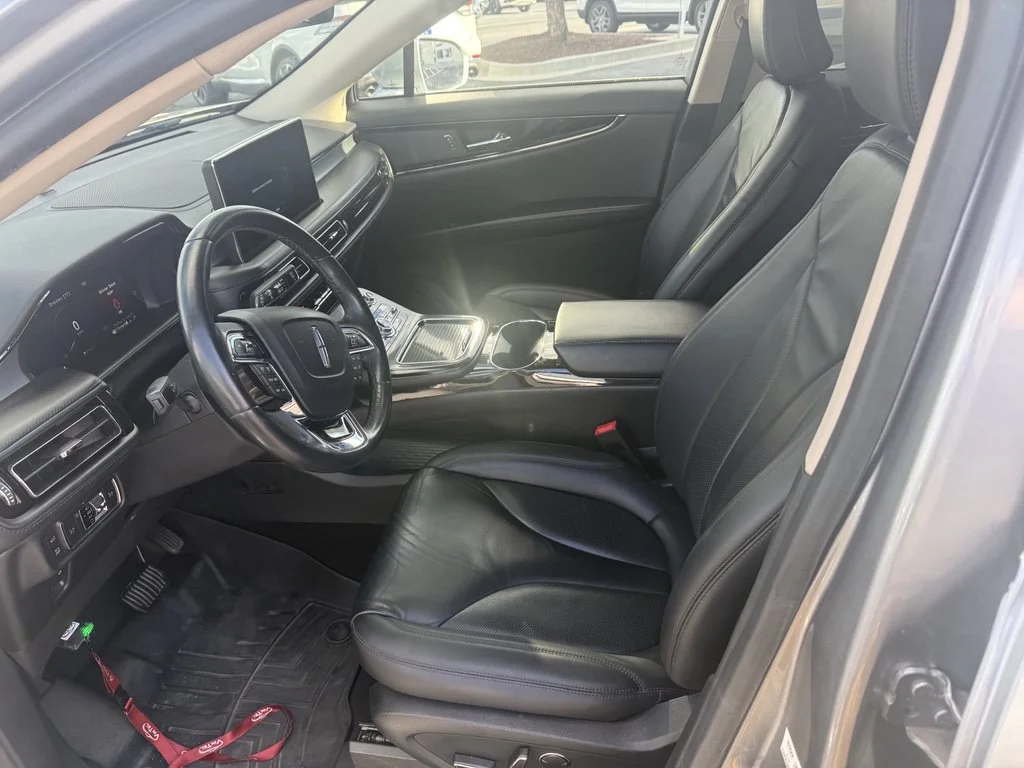 Used 2021 Silver Radiance Lincoln Standard image 4