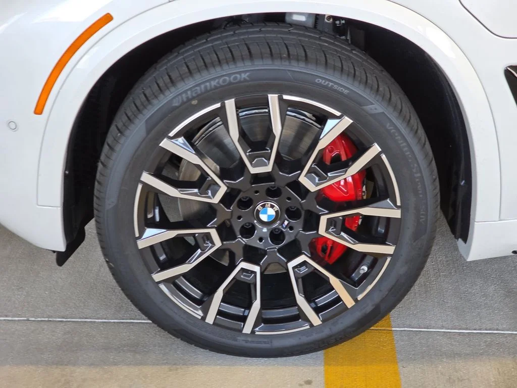 New 2026 Mineral White Metallic BMW xDrive50e image 5