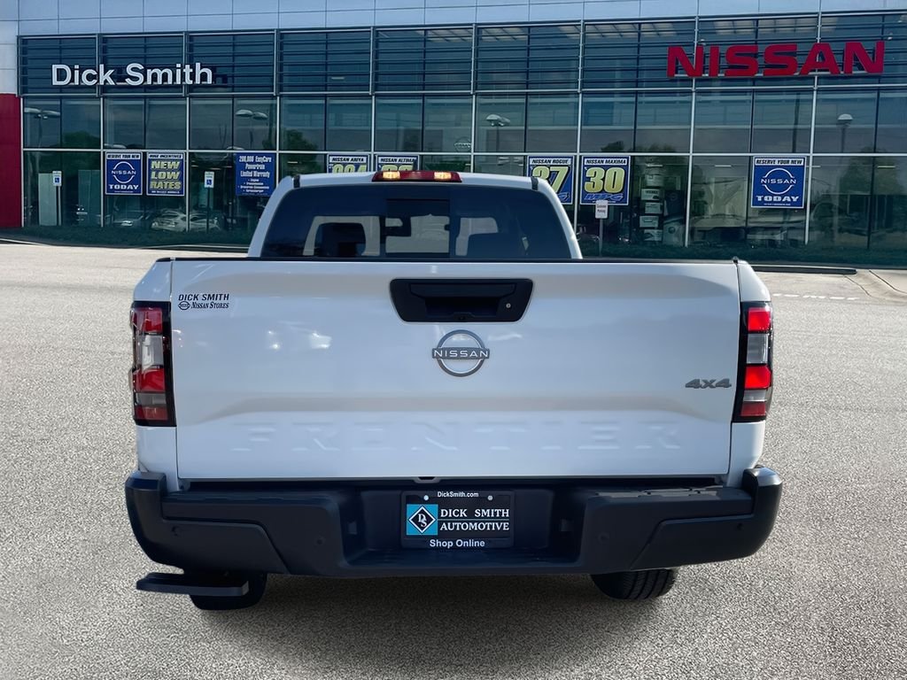 New 2026 Glacier White Nissan King Cab® S image 5