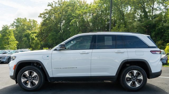 Used 2023 White Jeep 4xe image 9