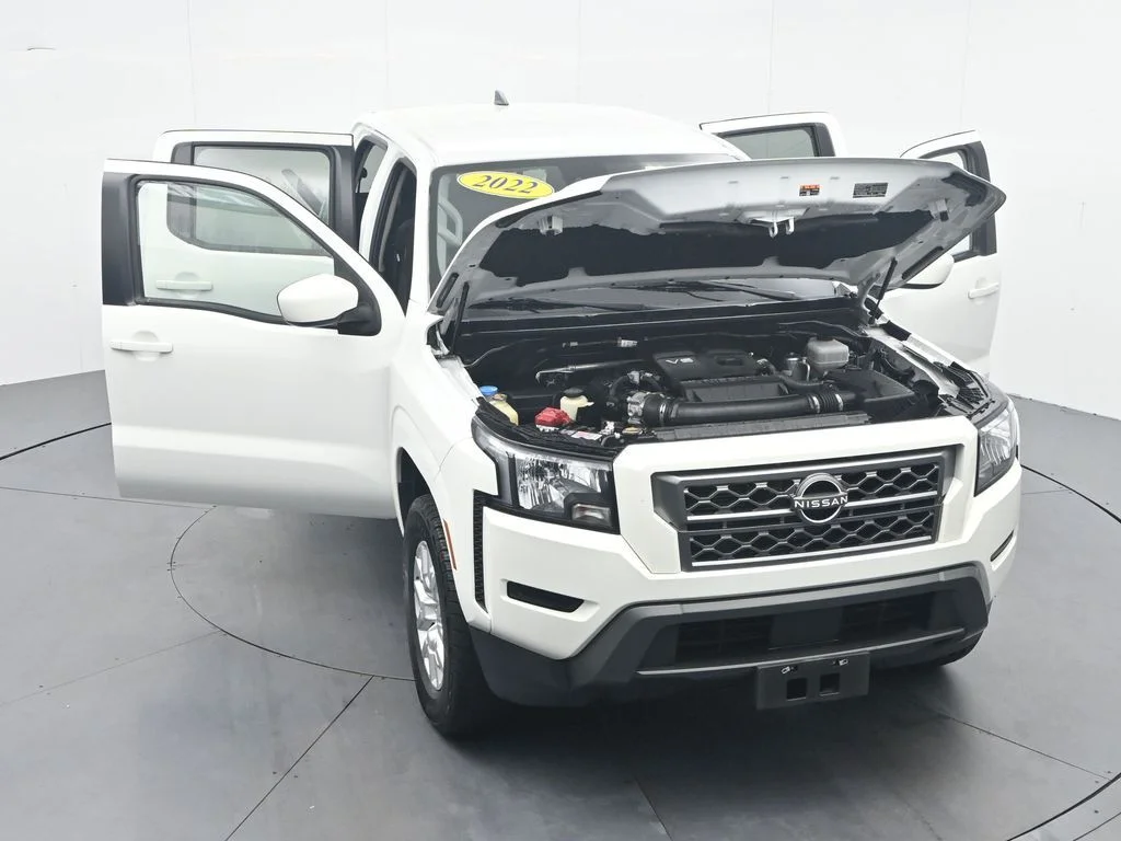 Used 2022 White Nissan SV image 38