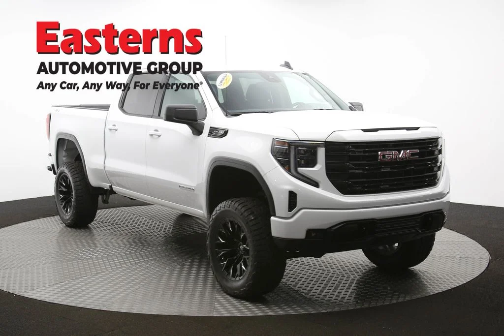 Used 2025 White GMC Elevation image 48