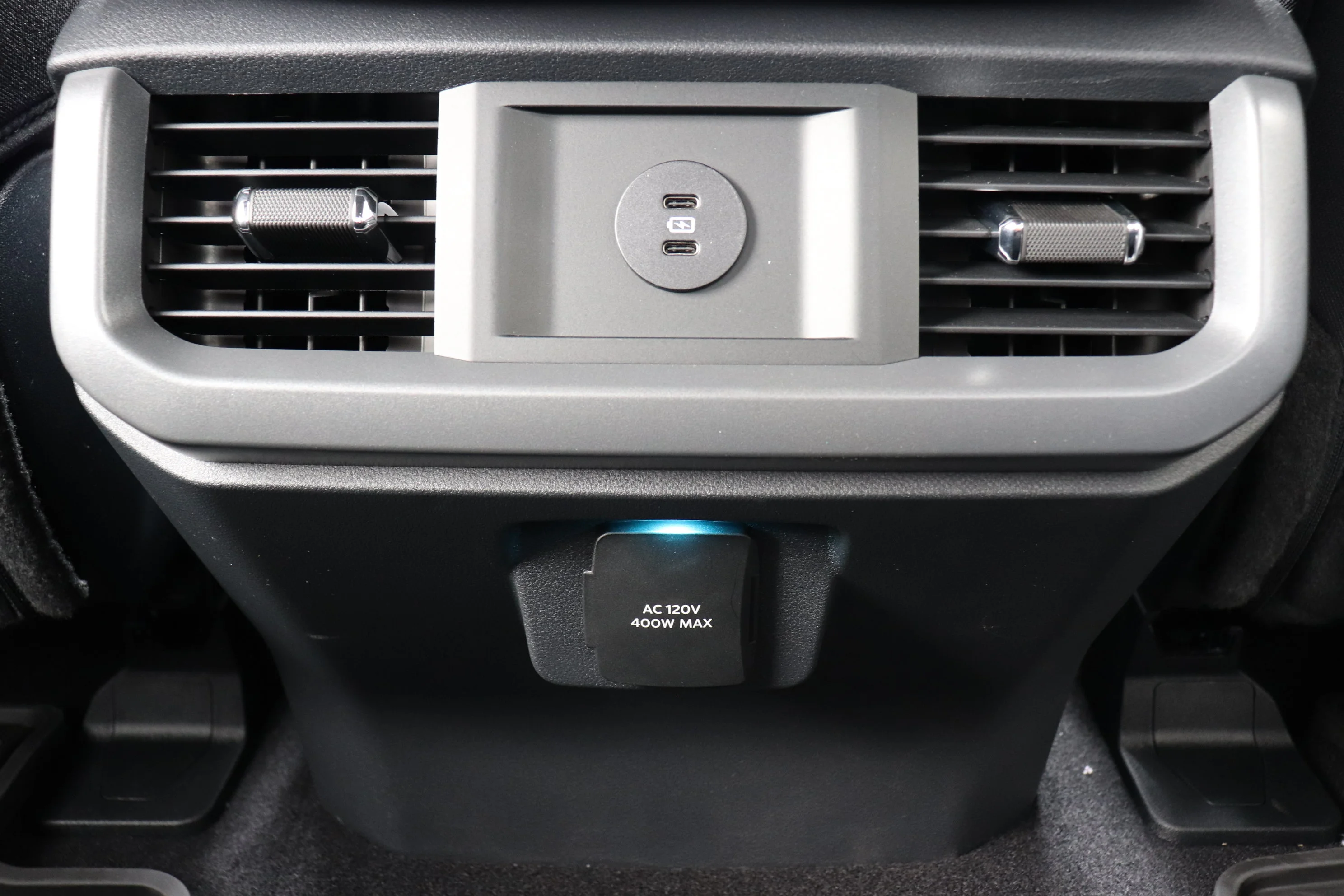 New 2026 CARBONIZED GREY METALLIC Ford XLT image 19