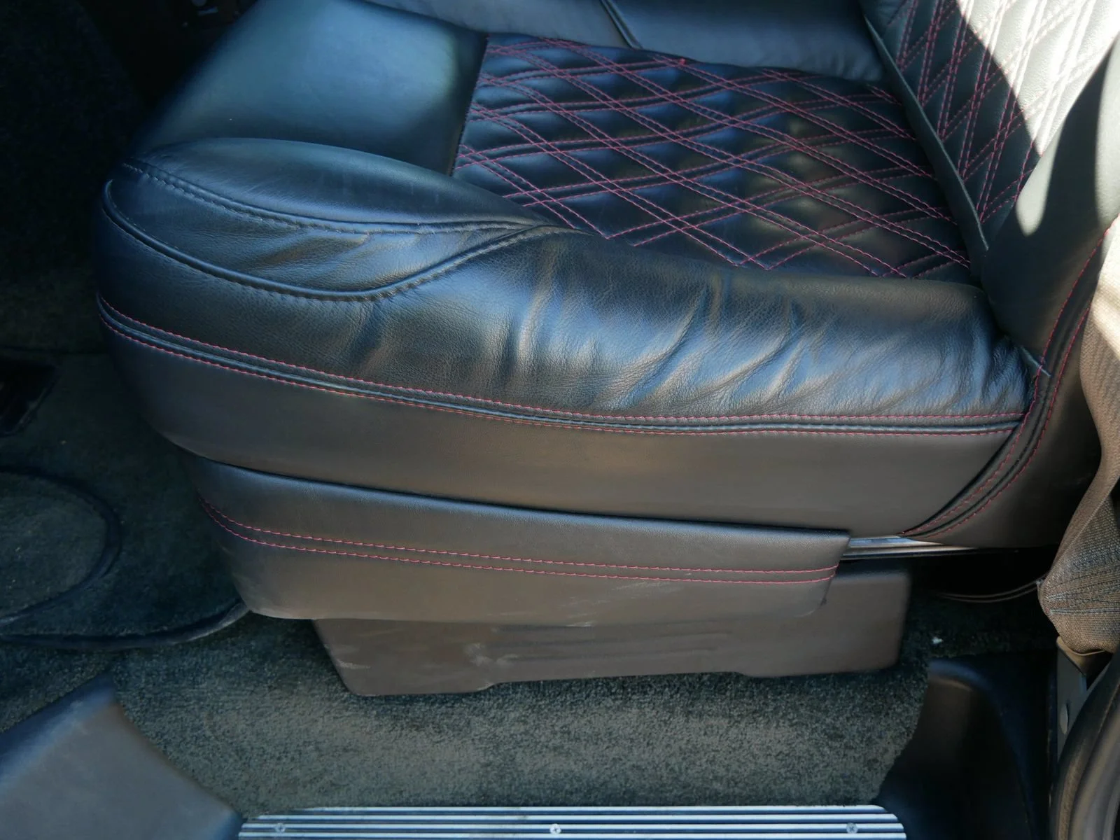 Used 2025 Onyx Black GMC Work Van image 31