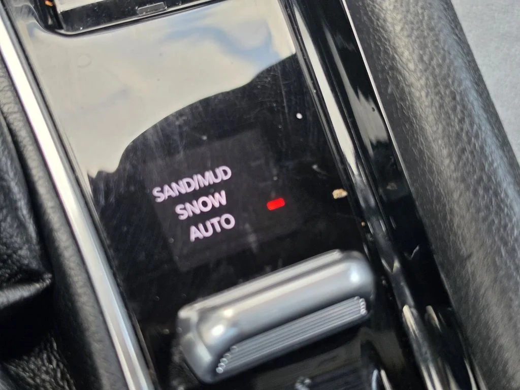 Used 2024 Gray Jeep Limited image 23