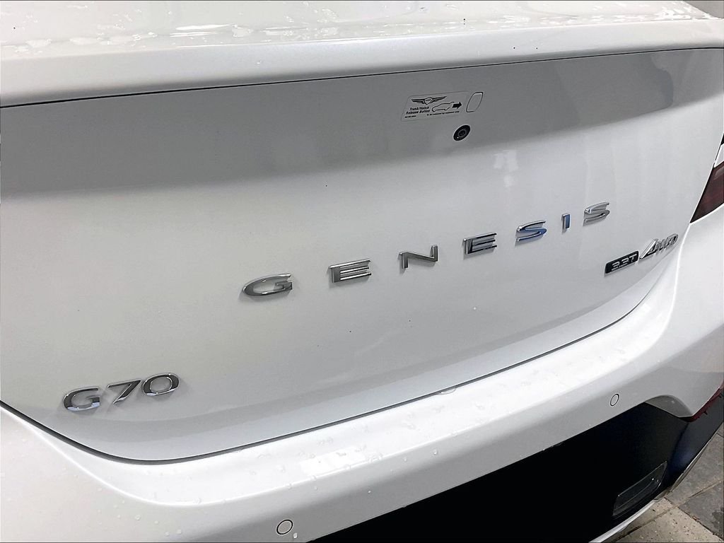 Used 2025 White Genesis 3.3T Sport Advanced image 28