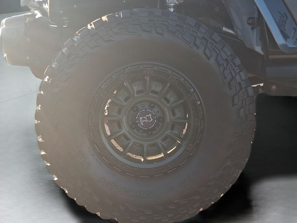 Used 2021 Gray Jeep Rubicon image 10