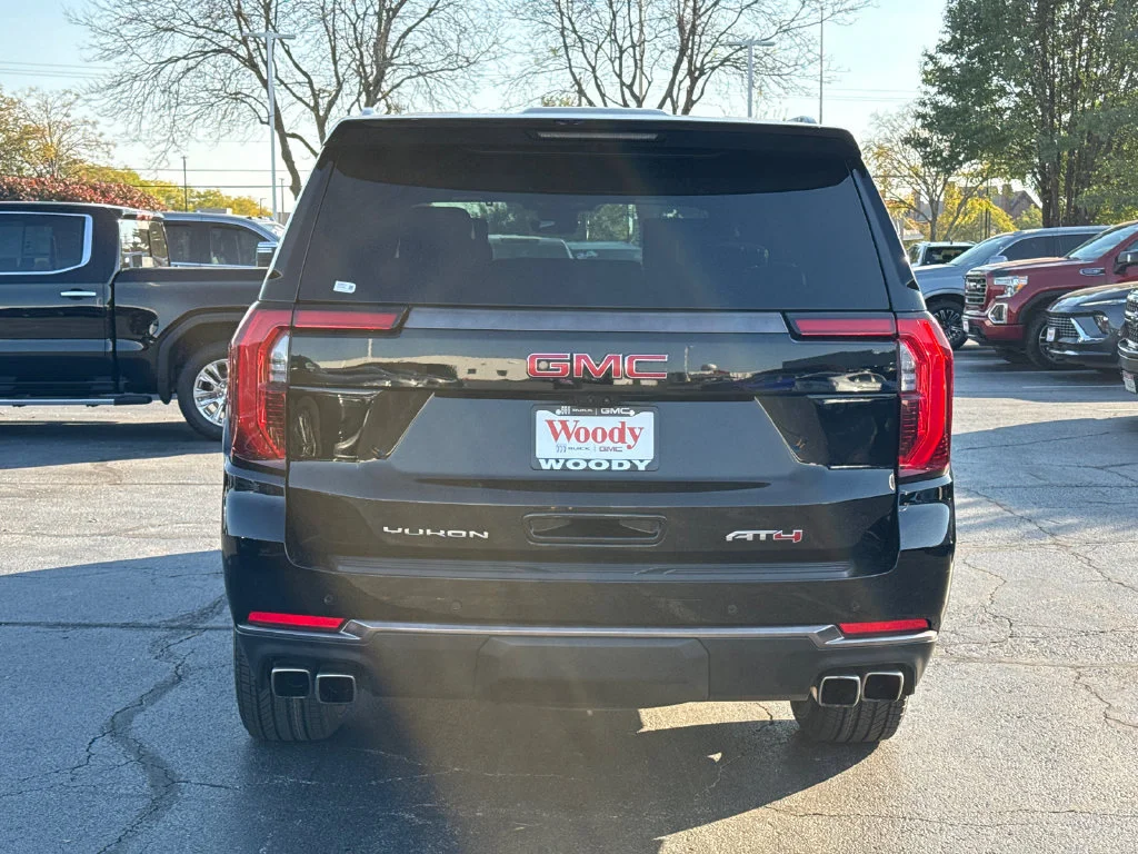 2025 GMC Yukon AT4 Ultimate - Photo 9