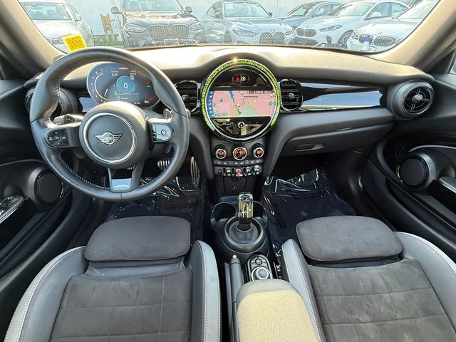 Used 2024 White MINI  image 10