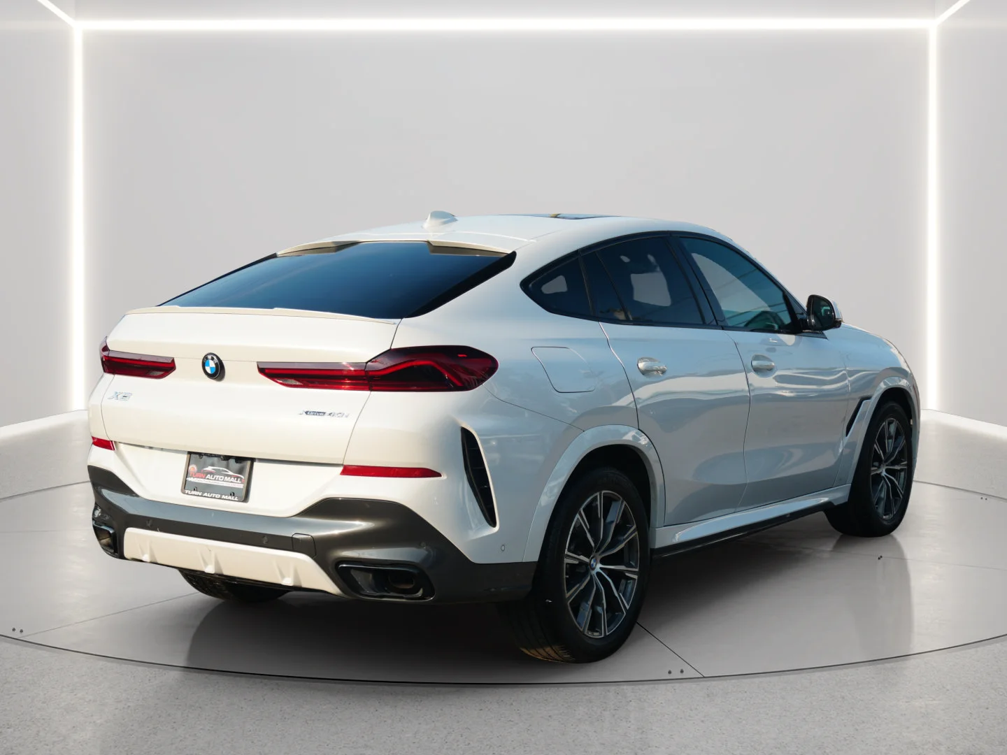 Used 2022 Mineral White Metallic BMW xDrive40i image 5