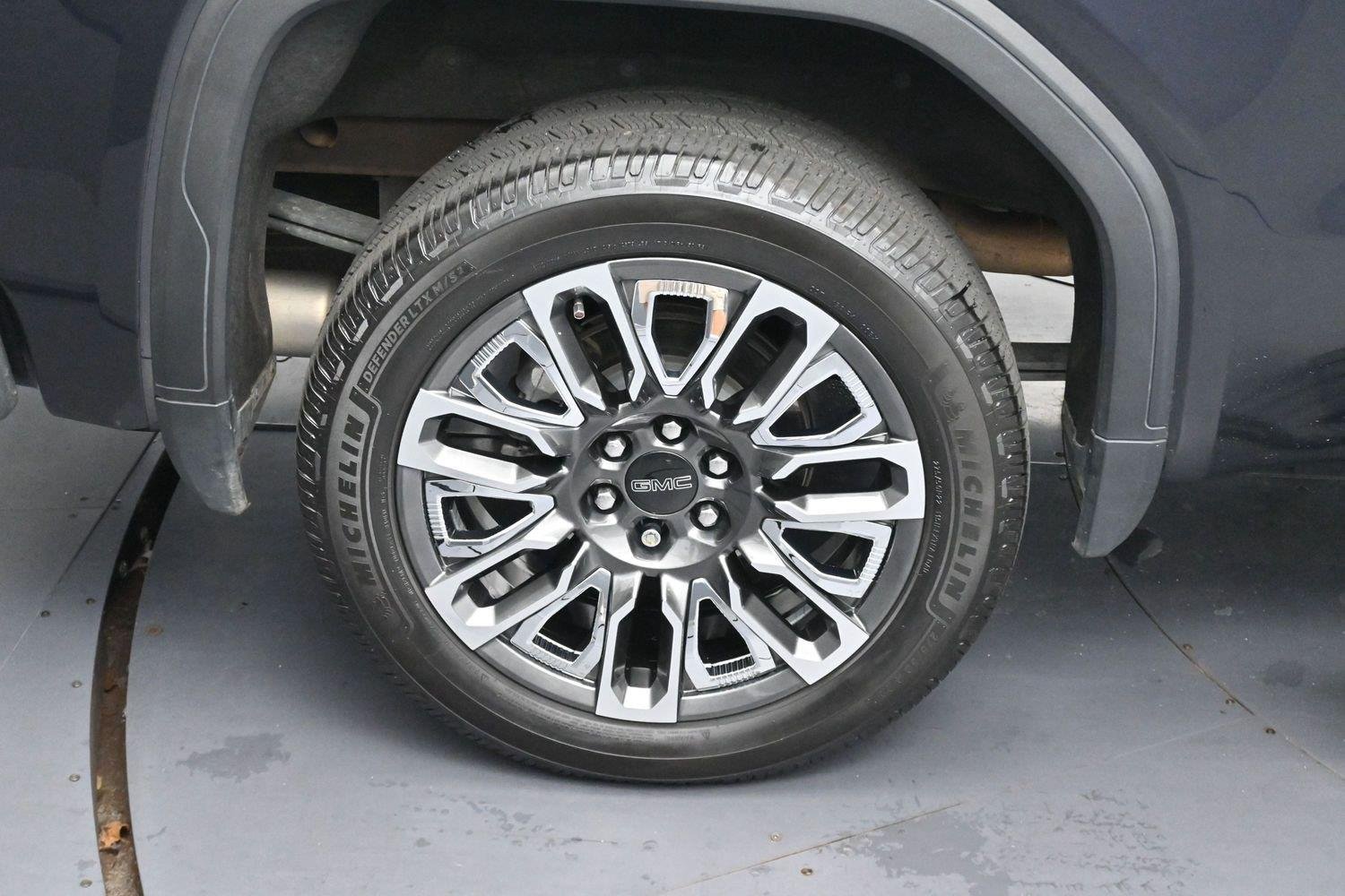 Used 2023 TITANIUM RUSH METALLIC GMC Denali Ultimate image 11