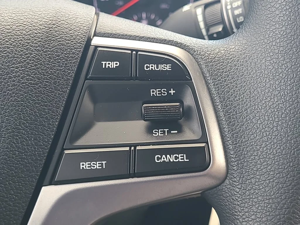 Used 2019 Red Hyundai SE image 19