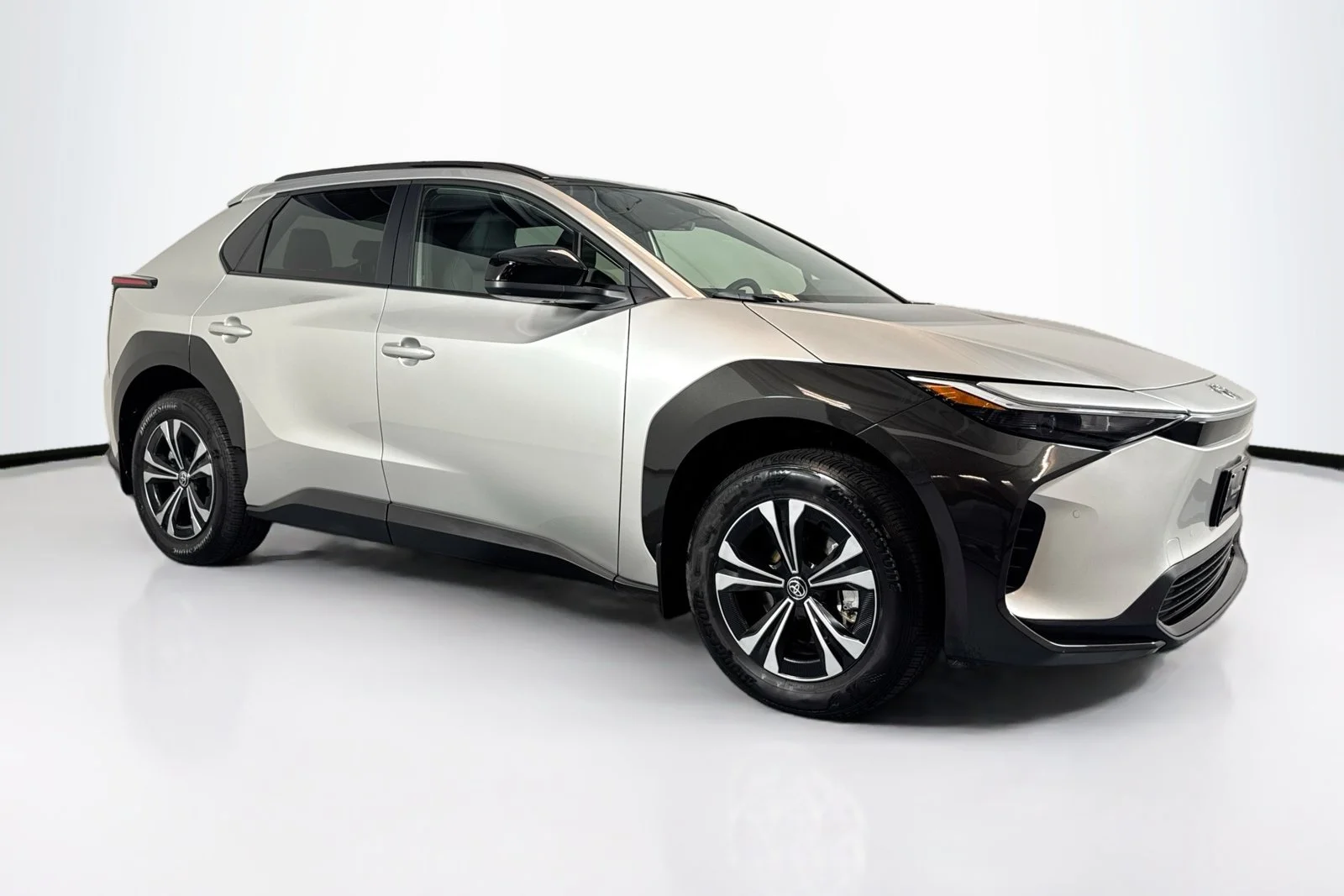Used 2024 Black Toyota XLE image 3