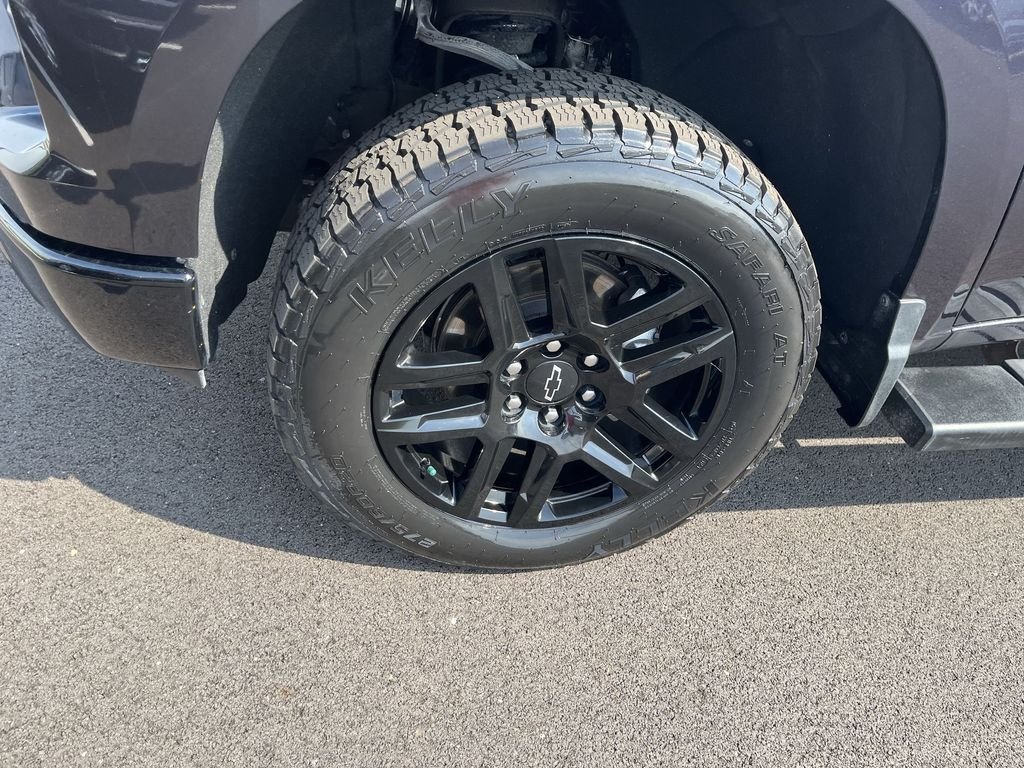 Used 2022 Gray Chevrolet LT Trail Boss image 10