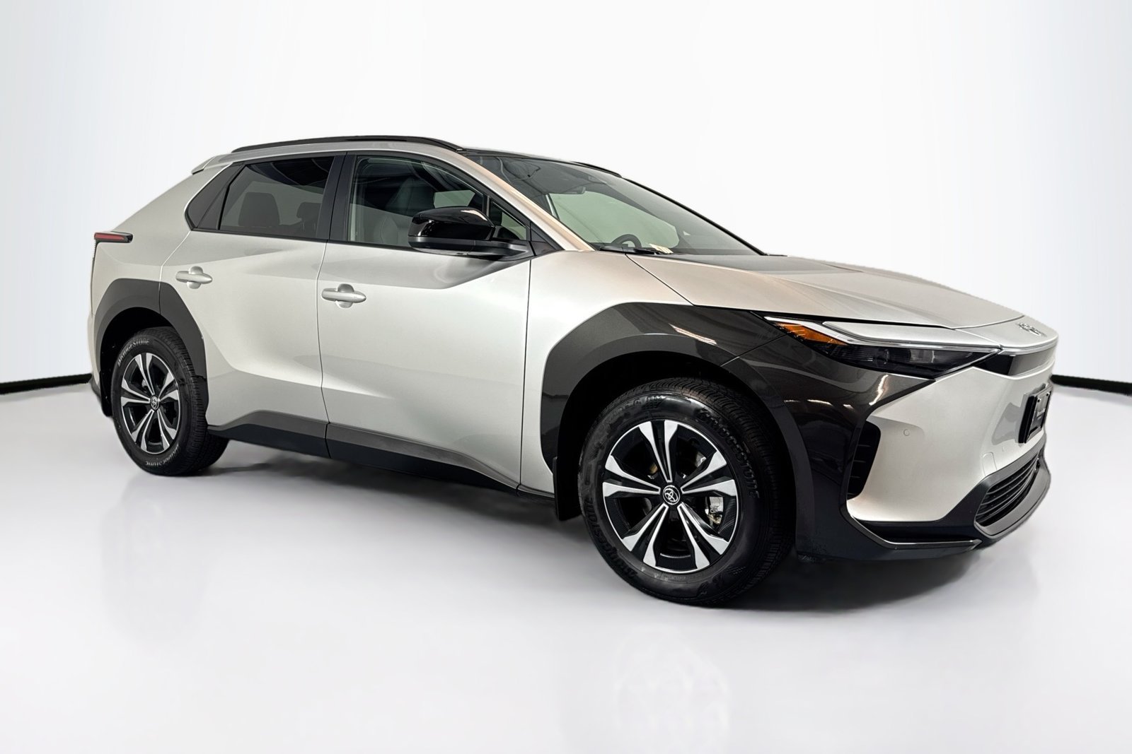 Used 2024 Black Toyota XLE image 3