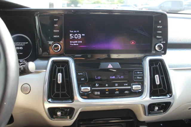 Used 2023 White Kia SX Prestige image 4