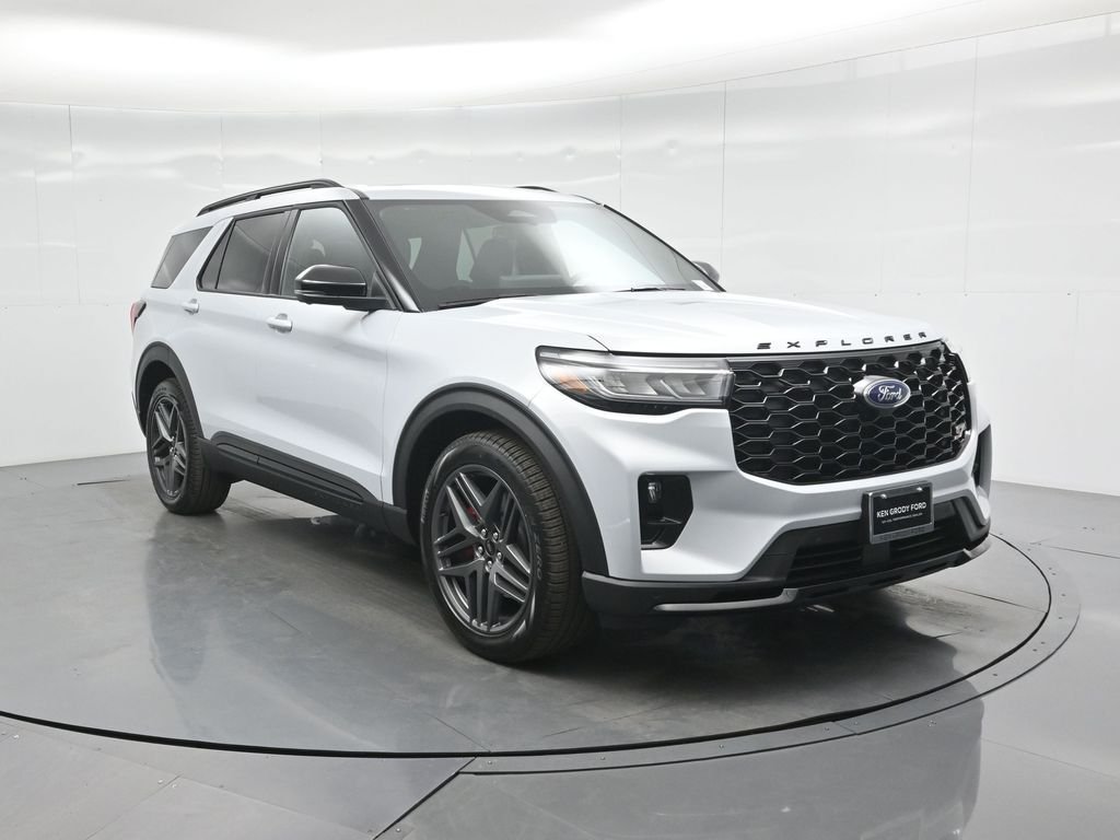 New 2026 Space White Metallic Ford ST image 53