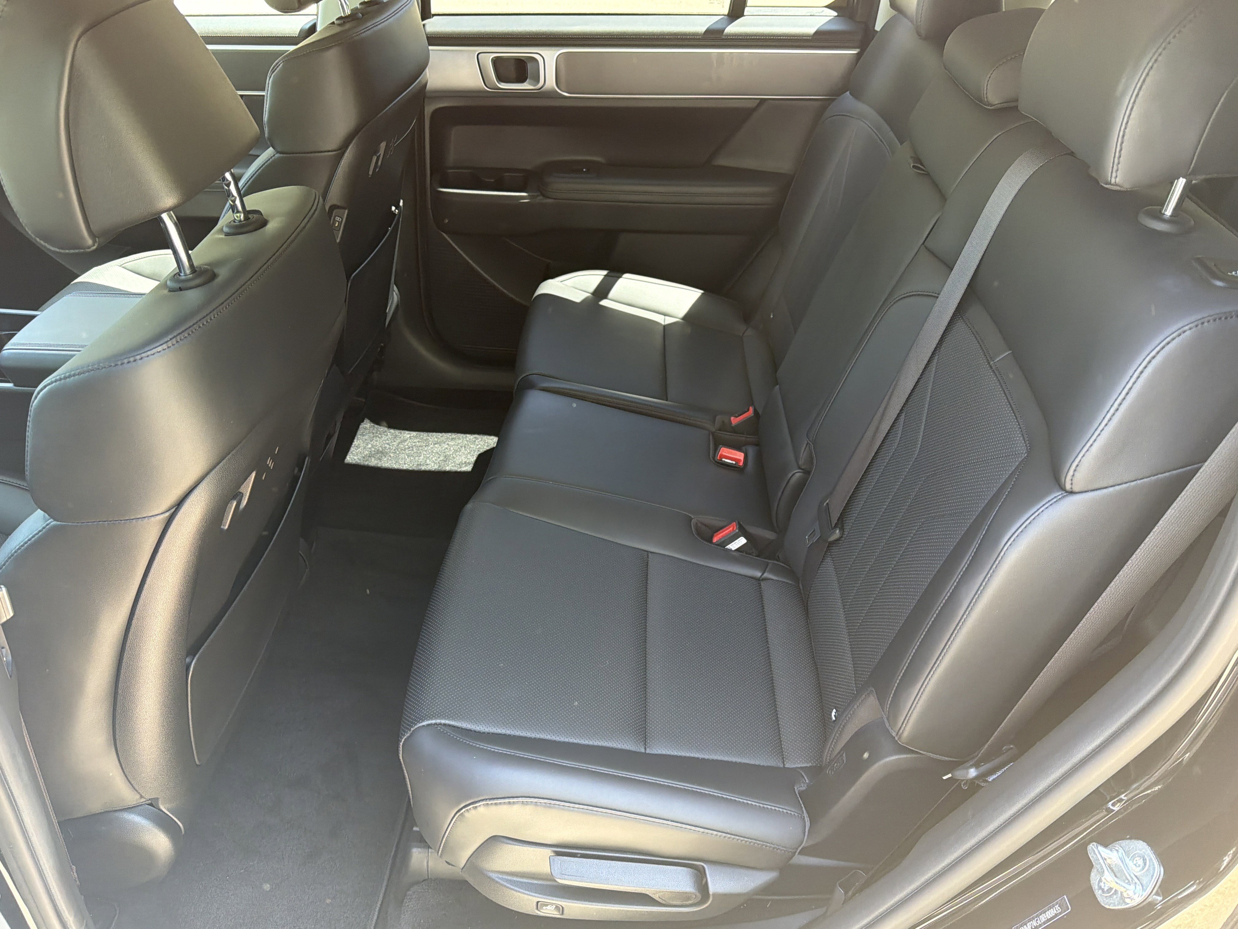 Used 2024 Phantom Black Hyundai SEL image 21