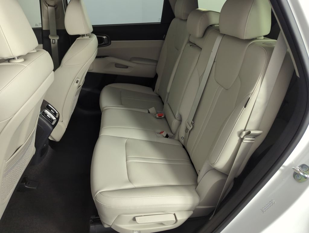 New 2026 Glacial White Pearl Kia S image 29