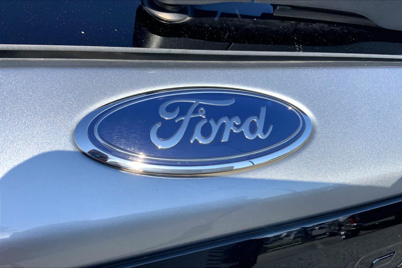 Used 2023 Iconic Silver Metallic Ford ST-Line image 30