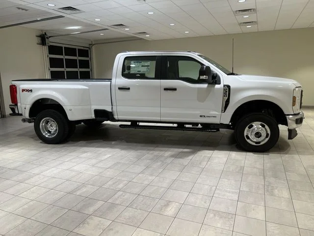 New 2026 Oxford White Ford F-350® XL image 34