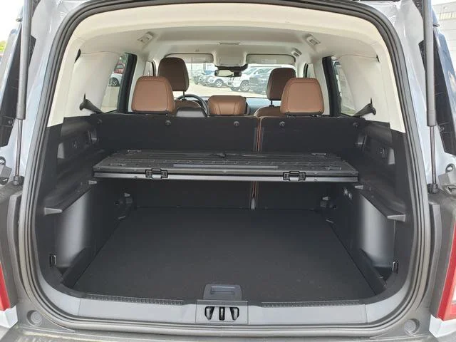 New 2026 Space White Metallic Ford Outer Banks® image 6