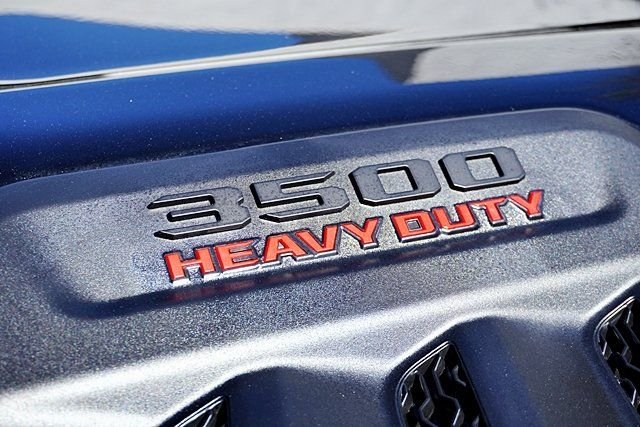 New 2026 Diamond Black Crystal Pearl-Coat Exterior Paint RAM Laramie image 14