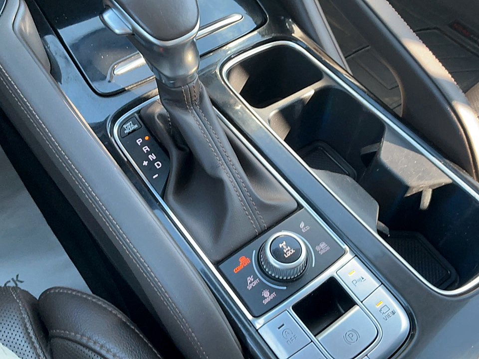 Used 2020 Ebony Black Kia SX image 16