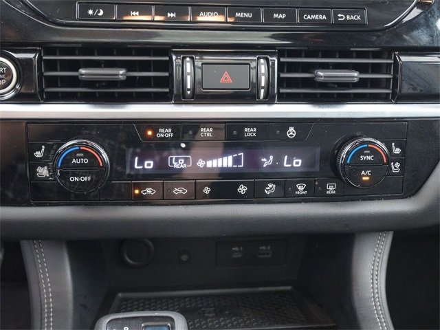 2022 Nissan Pathfinder Platinum photo 3